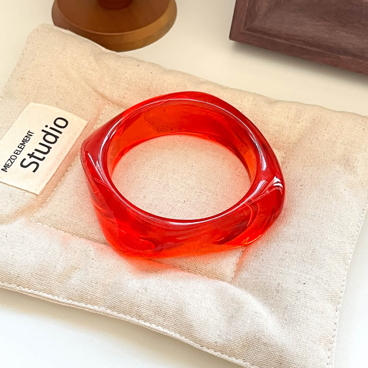 Sculpted Resin Wave Bangle