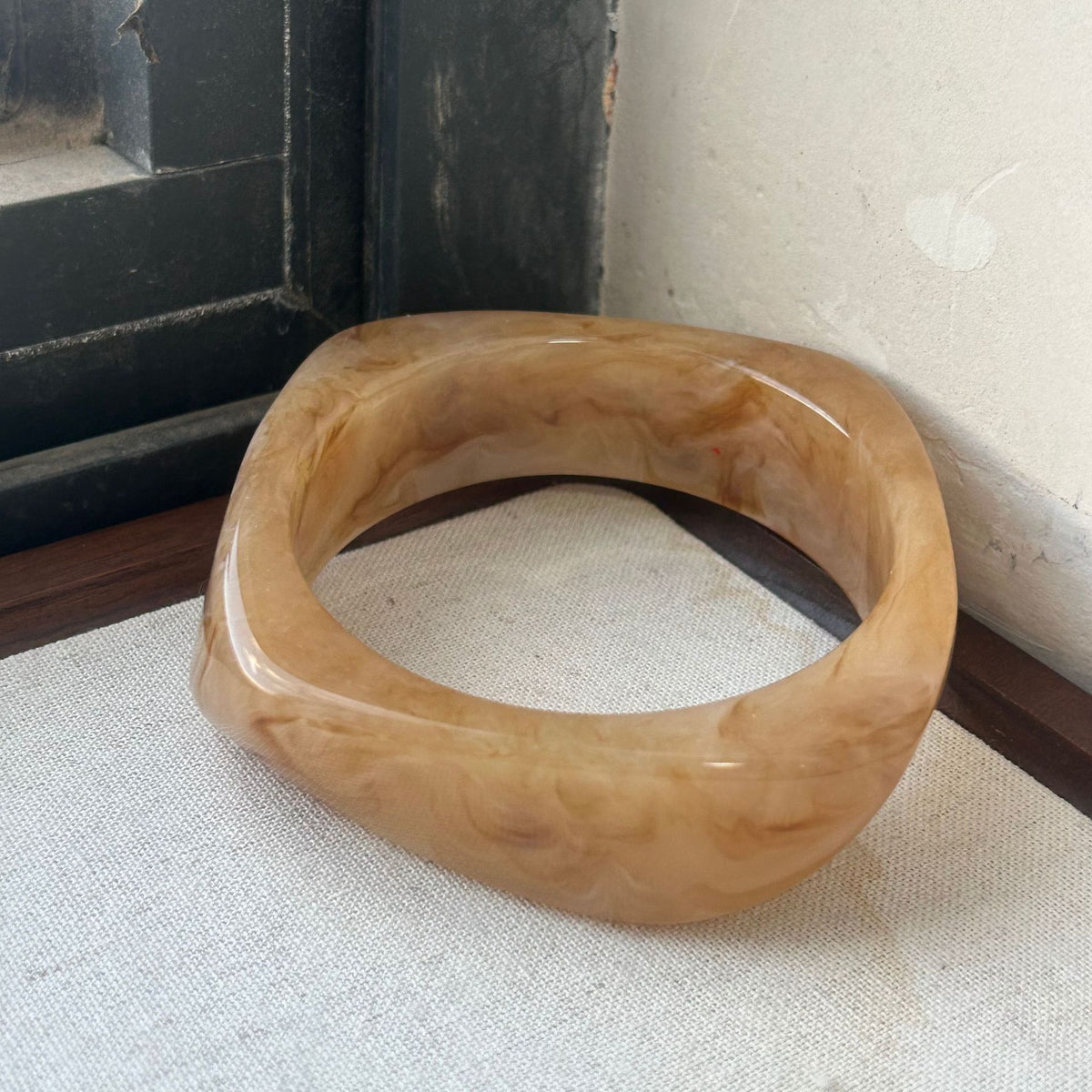 Sculpted Resin Wave Bangle