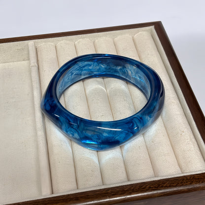 Sculpted Resin Wave Bangle