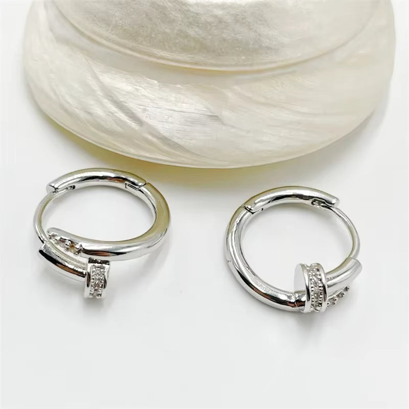 The Solis Hoops