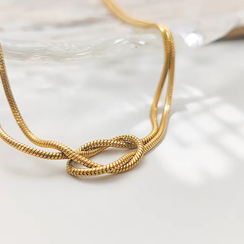 The Knot-Silk Chain