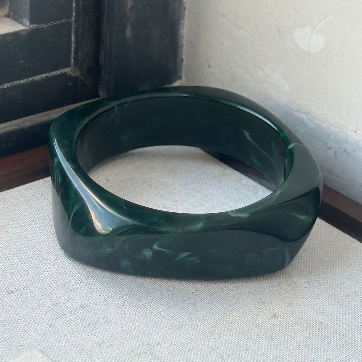 Sculpted Resin Wave Bangle